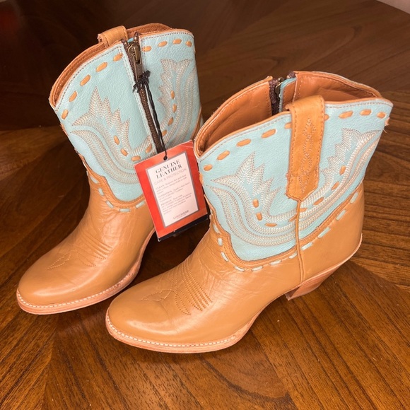Lucchese Women’s Size 8 Short Western Boots Tan & Turquoise Leather NWT - Picture 2 of 10